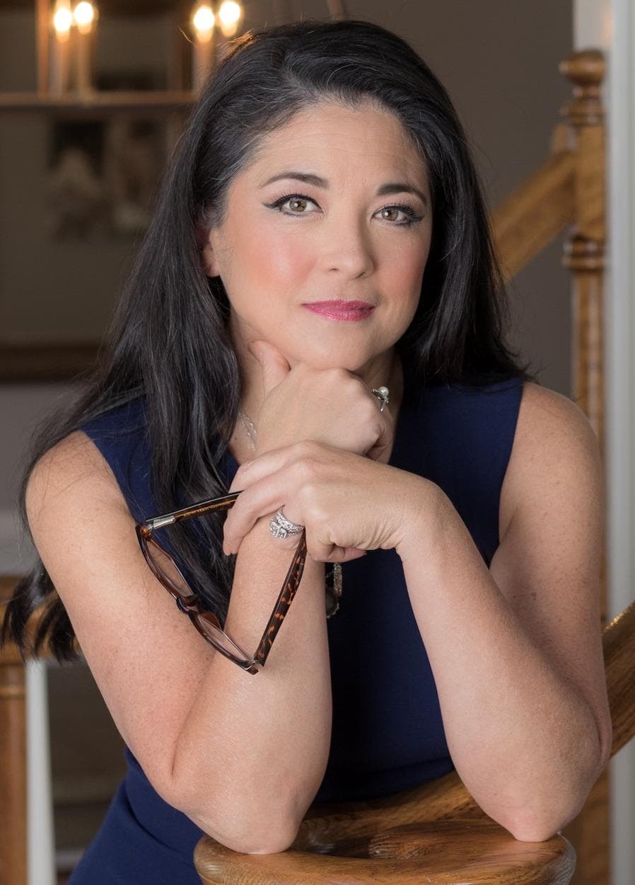 Dr Vonda Wright